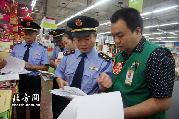 天津工商专项检查中秋市场 筑牢食品安全防线