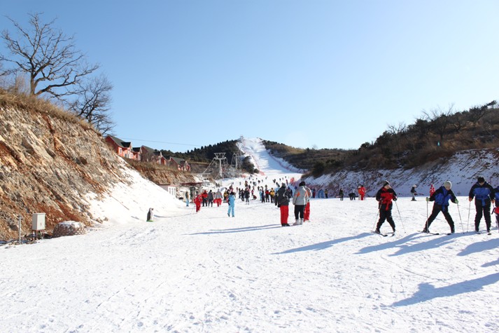 天津的后花园过精彩冬季 蓟县盘山滑雪场尽情