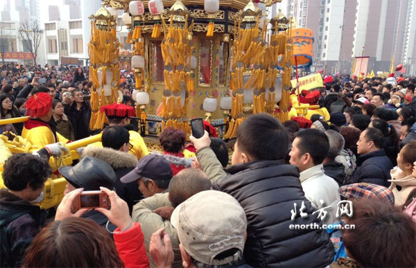 天津津南葛沽鎮27道寶輦花會吸引觀衆上萬人