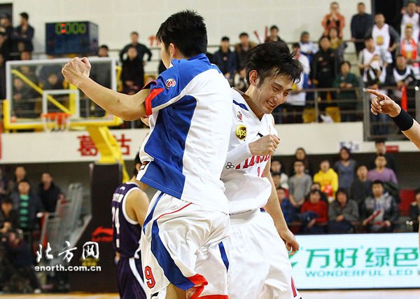 一队拉练 二队比赛 三队苦练 天津男篮全面上路-体育节拍-北方网