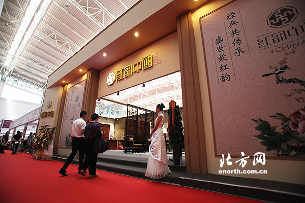 紅韻中國亮相梅江會展中心 傳承千年紅木文化