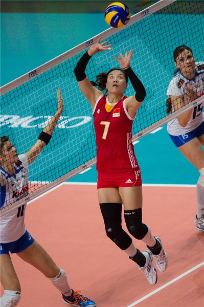 κ���¿��ˣ�Ů�ŵ�һָ�ӹ� ��ο�˭���ٺ���