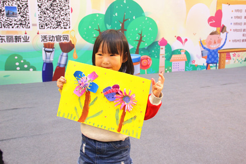 东丽新业广场首届创意美术节之环保纸杯创意画