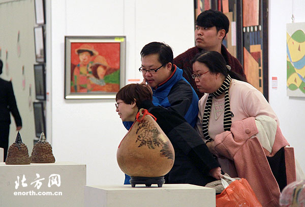 新視野 新津彩 天津第五屆青年美術節展覽開幕