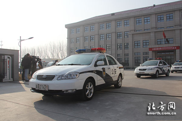 公安武清分局冬防集中巡控 百輛電動車投入使用