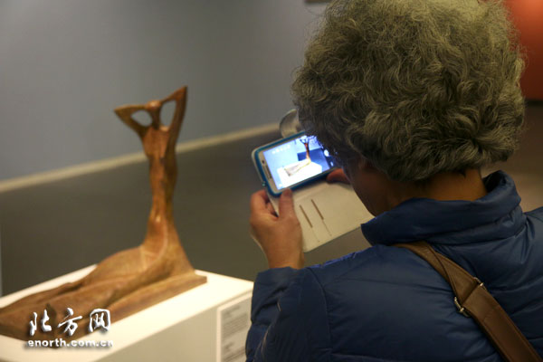 蘇比拉克巡迴展在美術館開幕 觸摸大師的思想