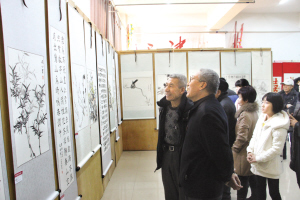 王庆坨镇举办金土地书画展丰富群众文化生活
