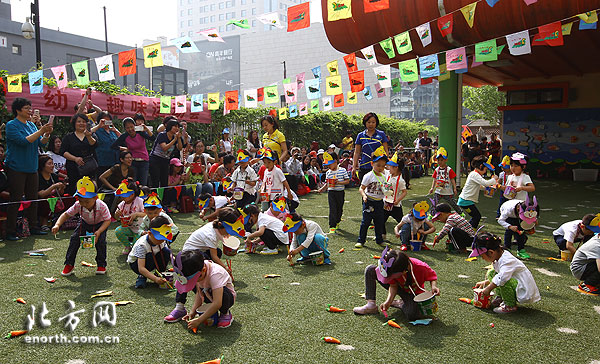 寓教于乐天津市河东一幼举行幼儿趣味运动会