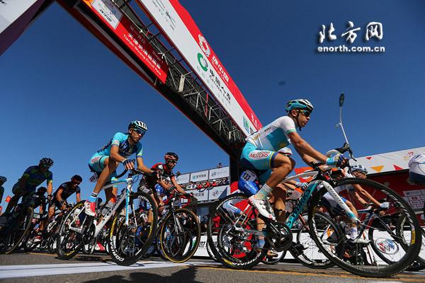 2015环中国国际公路自行车赛在天津武清区揭