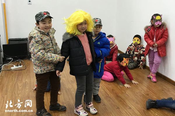 天津市少儿图书馆举办绘本故事角色表演活动