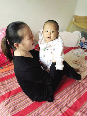 4个月大宝宝患胆闭 “熊猫血”妈妈捐肝救女
