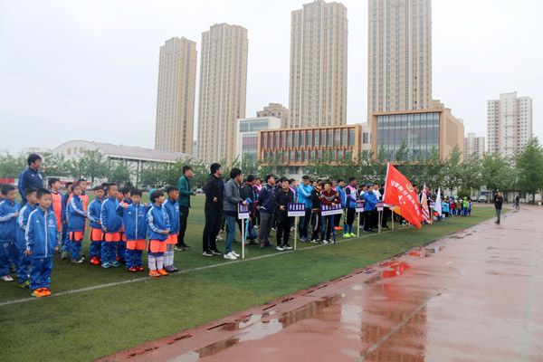 天津津南区足球联赛开幕 8支球队参赛交流技艺
