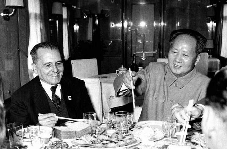 ͼƬĬ�ϱ���