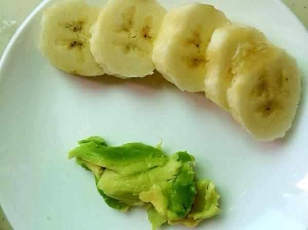 宝宝辅食:牛油果香蕉羹