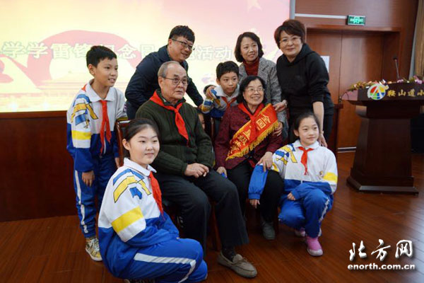 懂责任知担当 各校开展学雷锋纪念日主题活动