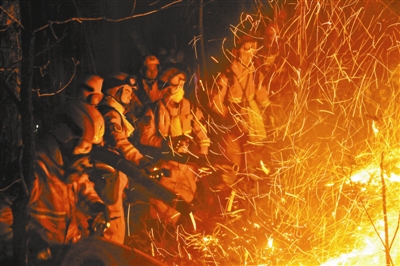 内蒙古林火达上万公顷 系员工倾倒燃烧残渣引发