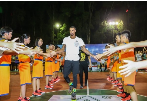 巨星教练特训中国青少年,匹克青少年篮球训练