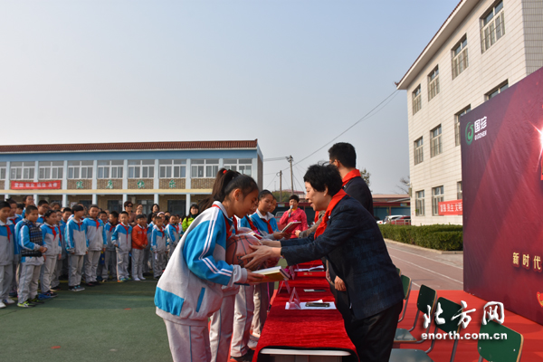 天津:国珍书屋走进北辰区芦新河小学