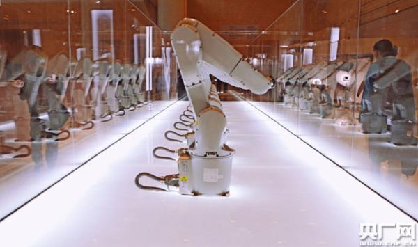 央广网：探馆2018年夏季达沃斯 感受第四次工业革命的“科技范”