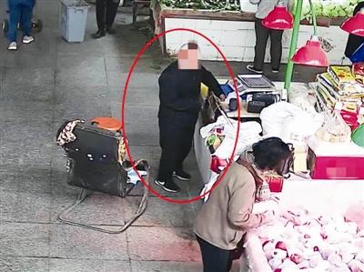 66岁惯偷专盯菜市场 旅店内终被抓获