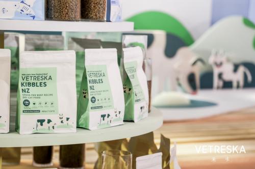 纯净纯粹纯天然 均衡营养新升级 未卡VETRESKA推出新西兰进口猫主粮