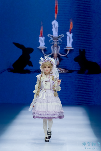 洛丽塔时装秀杭州开幕 现场宛如童话世界