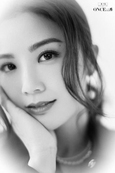 阿Sa蔡卓妍携新作登《ONCE一番》封面与大家分享她的“下一站”