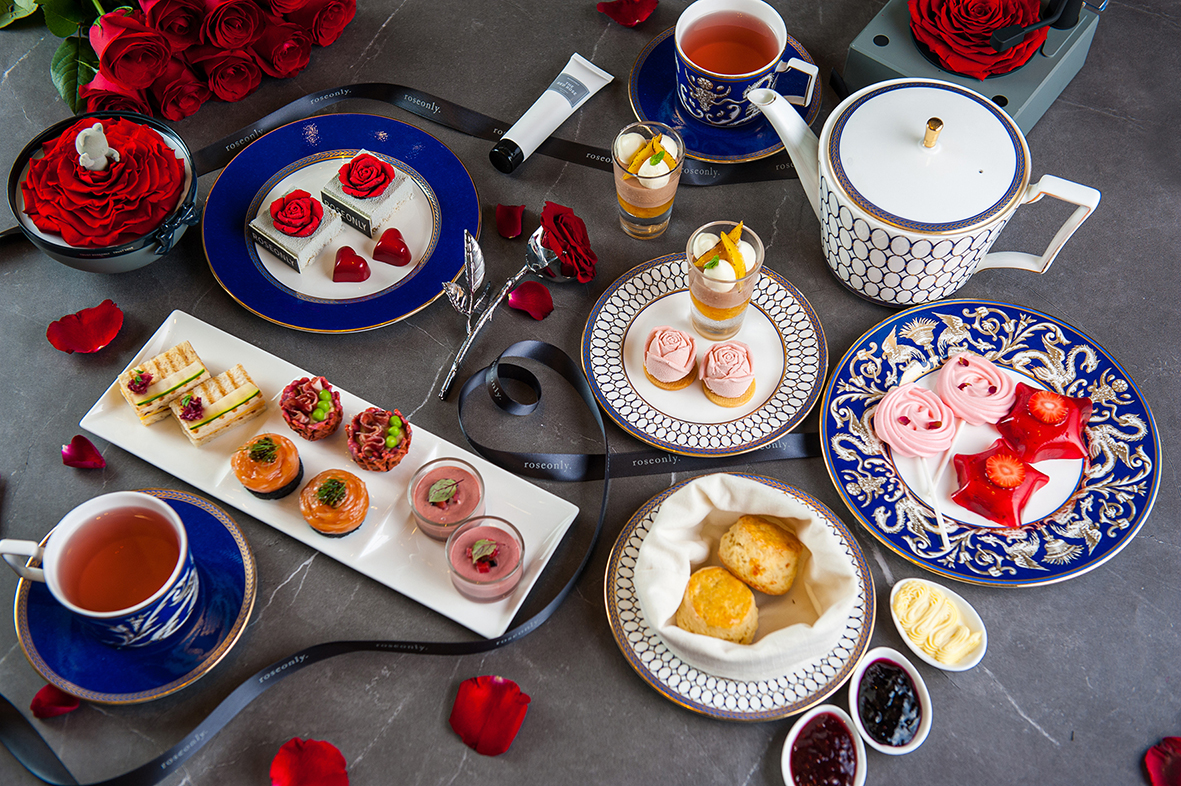 天津丽思卡尔顿酒店携手ROSEONLY 推出浪漫唯美的“玫瑰人生”下午茶及客房礼遇