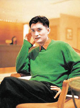 图文台湾著名歌手黄安11日来津签售