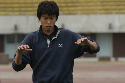 赵燕明刻苦训练图