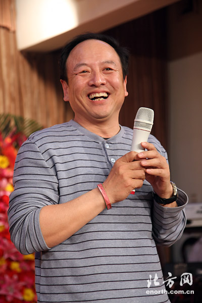 黄铁良古稀之年喜收新徒 侯氏相声再吐新蕊(图) - 北方网