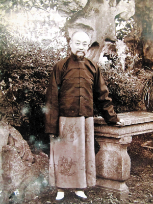 民国时期,其好友傅增湘撰写的《顾鹤逸藏书目》让世人展示了过云楼不