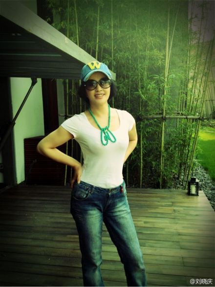 极大的考验,当然刘晓庆绝对能hold场面,但是绿色项链着实是画蛇添足