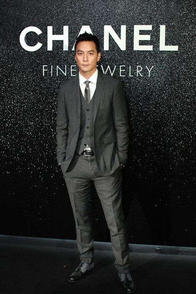 而做为公众人物的男明星更应该时刻注意自己的仪表形态,那么