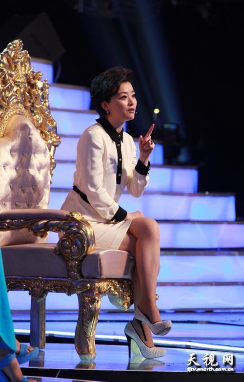 天津卫视:杨澜回应幼儿园老师大跳钢管舞