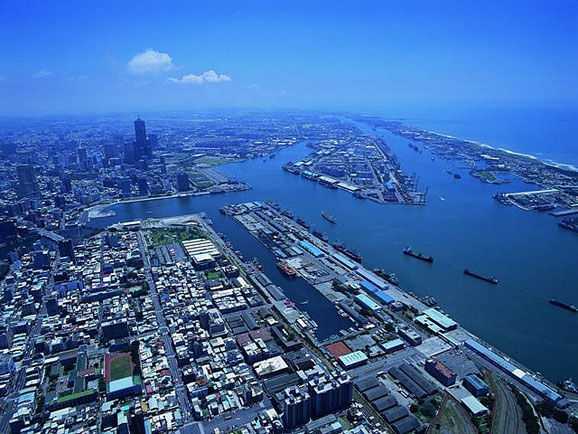 下一站高雄 转进摩天轮下的大世界(组图)