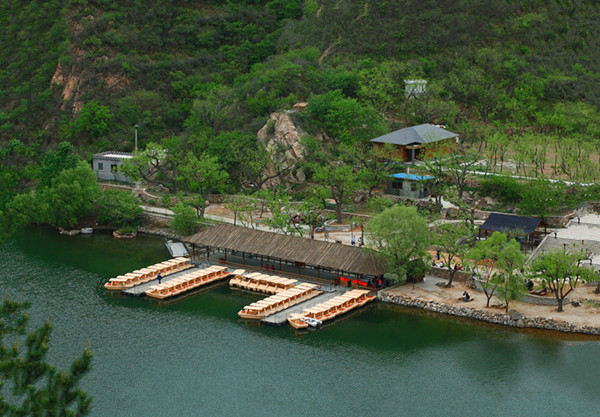 線路3:水長城,響水湖,聖泉山,寒冬綠野採摘園(頤壽園蜂蜜)