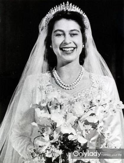 傲娇的皇室贵族 嫁人时都穿神马你知道吗