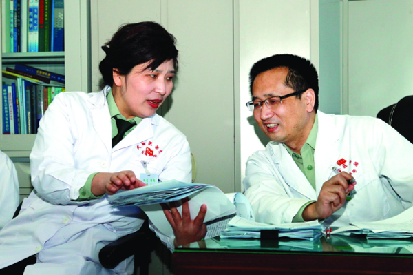 【画说道德模范】最美轮椅医生赵红艳