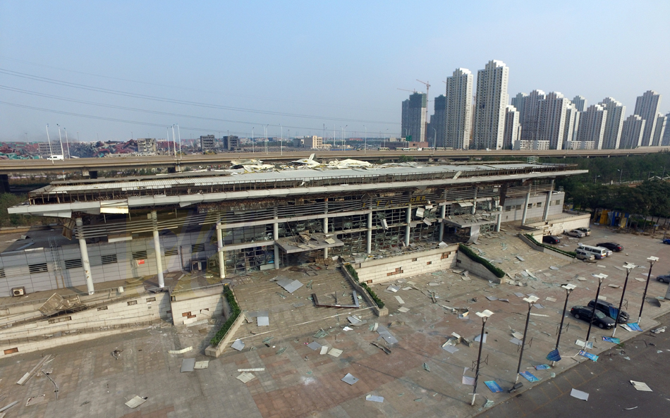 走进津滨轻轨东海路站受损严重将重建