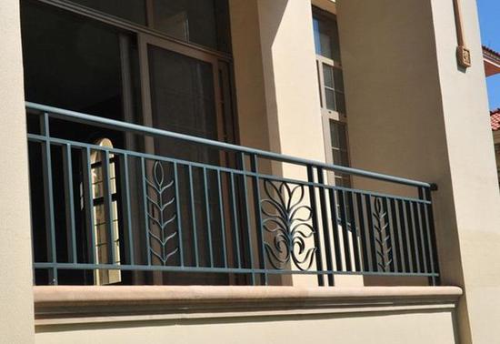 新房阳台的栏杆要不要拆掉?看完彻底明白了!