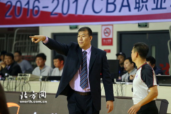 四川队首发:刘炜,张春军,孟达,哈达迪,陈晓东天津队首发:杰特,桑尼