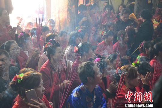 "妈祖故里"开启闹元宵模式:妈祖金身起驾巡安绕境布福