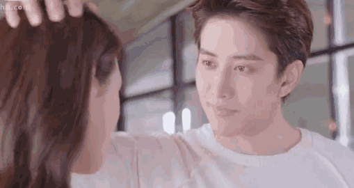 没男人给你"摸头杀" 可能是你头发太油了