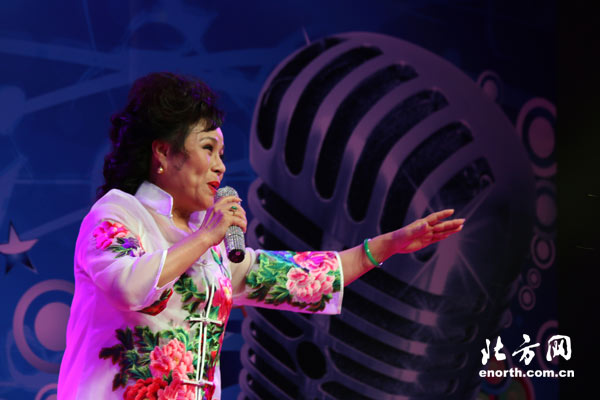 6月9日晚,海河之畔灯火辉煌,歌声荡漾,天津歌舞剧院女高音歌唱家李瑛