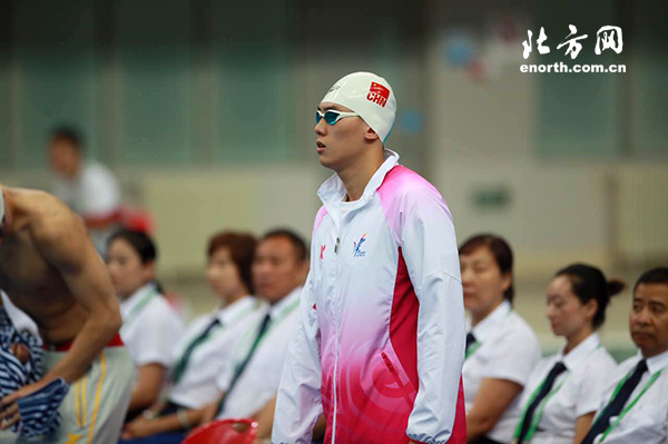 十一运游泳比赛中,只有16岁的李响首次代表天津队出战,就在首项开赛的