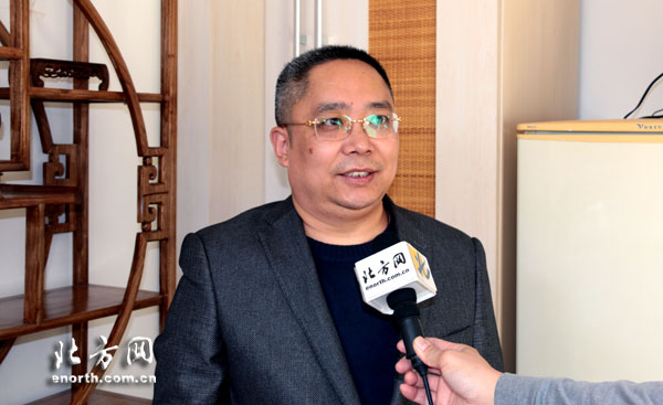 天津滨海新区国资委规划发展处处长苗青接受采访