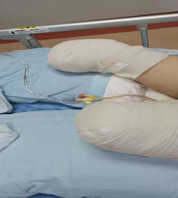 西青医院急诊科与120快速联动瞬间 为一严重车祸伤女患者实施抢救