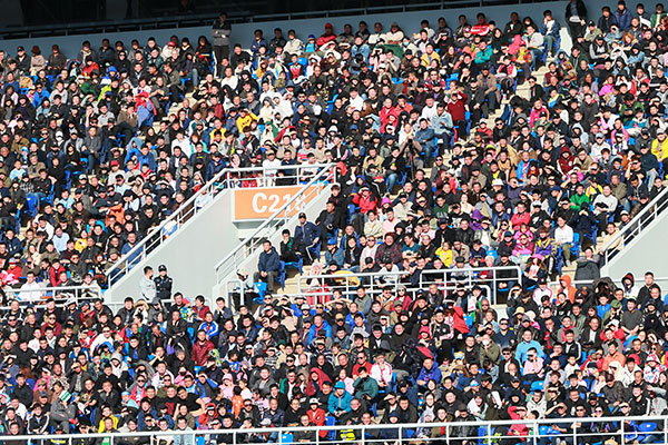 天海首秀侧记:从海体到奥体 顺逆中他们始终在