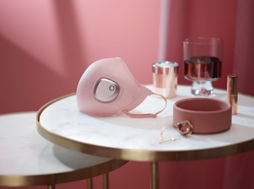 黑色酷炫百搭,粉色娇俏可人,灰色低调有质感,飞利浦电动新风口罩不仅